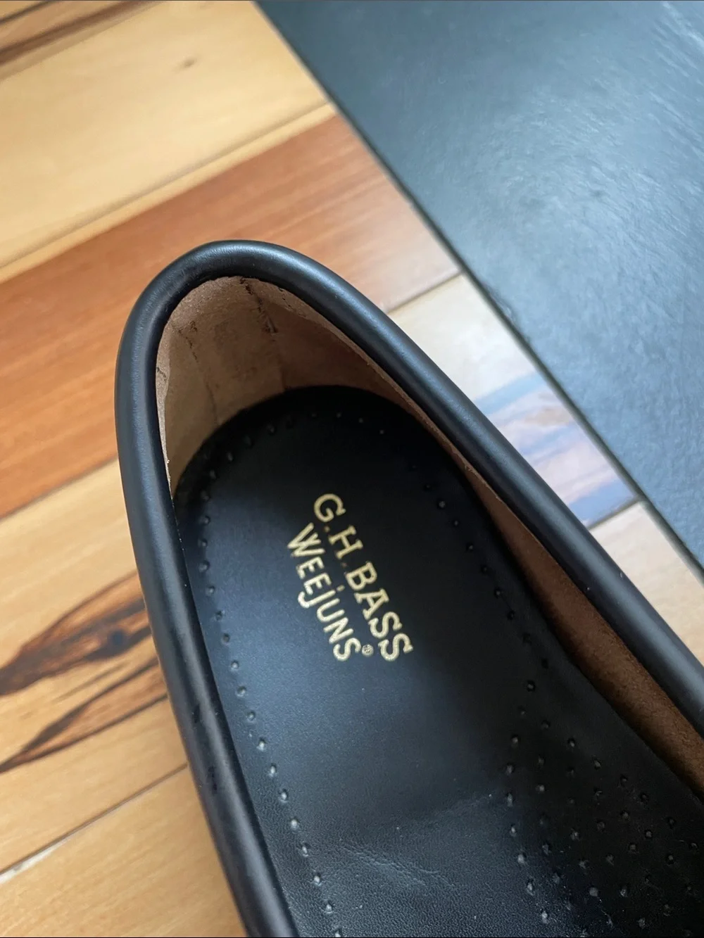 G.H. Bass Weejuns Black Leather Bit Loafers - Picture 2 of 9